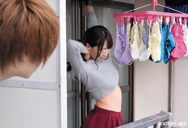 Những cô nàng nhà bên thèm địt