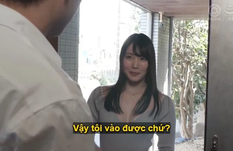 Anh chàng hàng xóm giàu có bị cô em gái xinh đẹp nhà bên cạnh, mới dọn về cùng chồng, ve vãn rủ rê quan hệ.